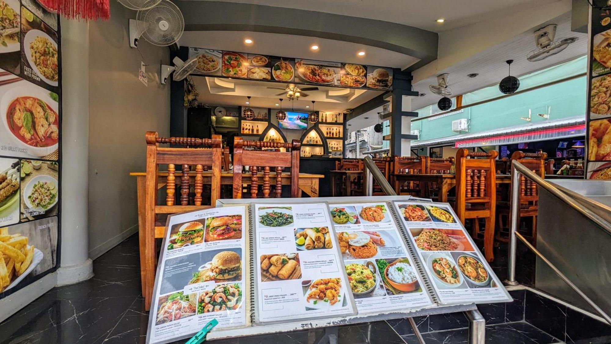 Отель Heaven House Restro & Bar Patong Экстерьер фото