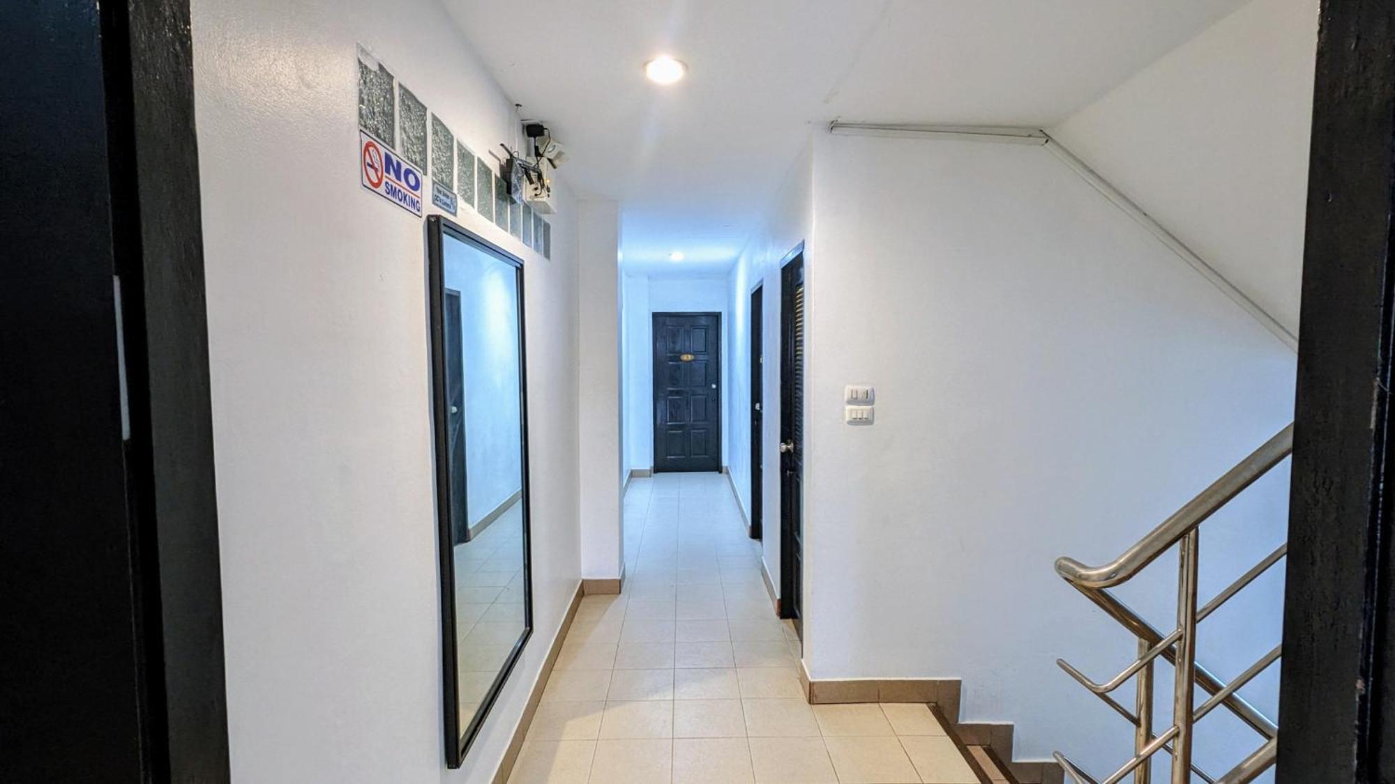 Отель Heaven House Restro & Bar Patong Экстерьер фото
