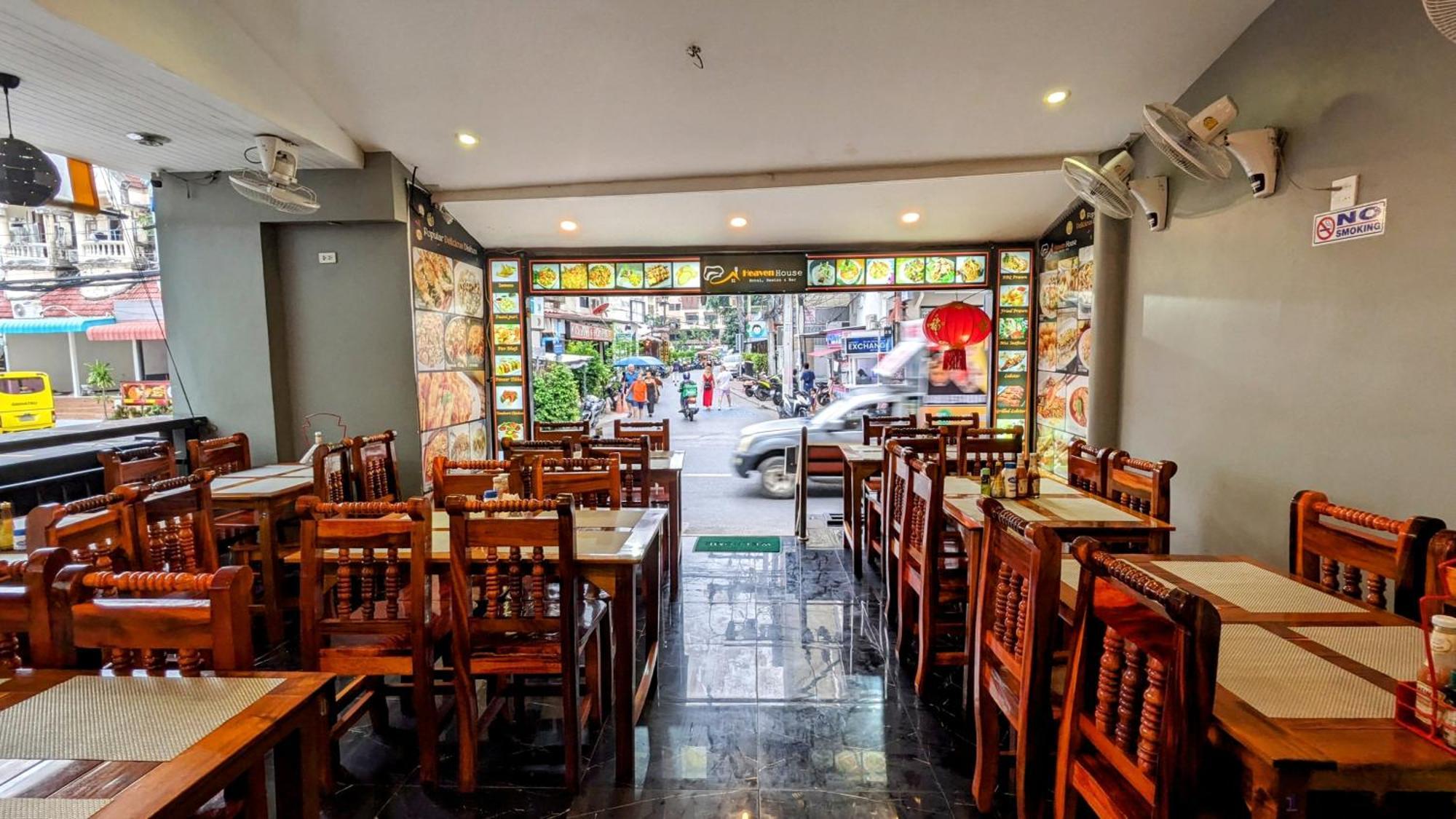 Отель Heaven House Restro & Bar Patong Экстерьер фото